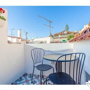 beco-das-flores-typical-apartment.hotels-lisbon-portugal.com/