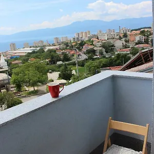 blue-moon-apartments.primorje-gorskikotar.com/